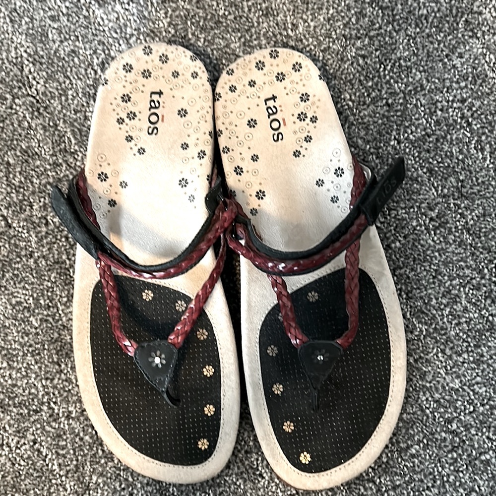 Taos Womens Sandals Size US 10 NWOT